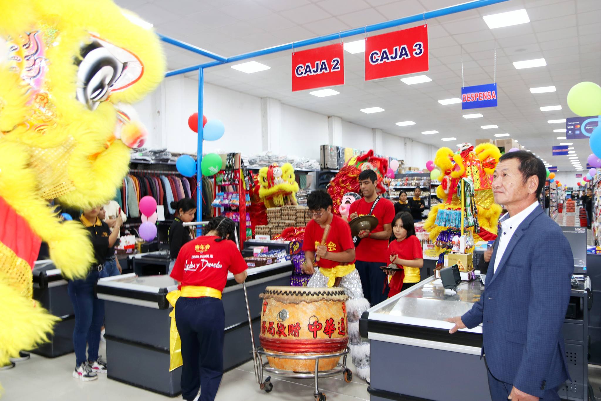 festiva inauguración de "Alegra Supermercado" del Grupo Happy Shopping