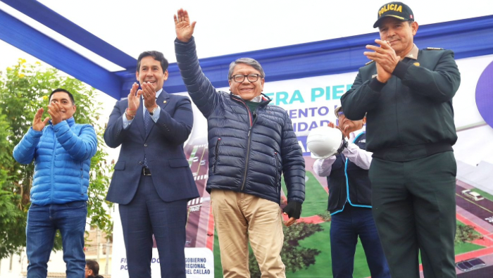 Gobernador del Callao colocó primera piedra para obras viales en Bellavista