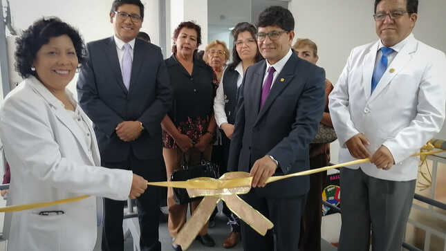 
Junto al Gobernador Regional, Dr. Rohel Sánchez; el Abg. Marco Antonio Anco, participó de la ceremonia de inauguración de los nuevos ambientes del Centro de Salud de Ampliación Paucarpata construidos por el Gobierno Regional de Arequipa.
¡Paucarpata, gestiona y avanza!
