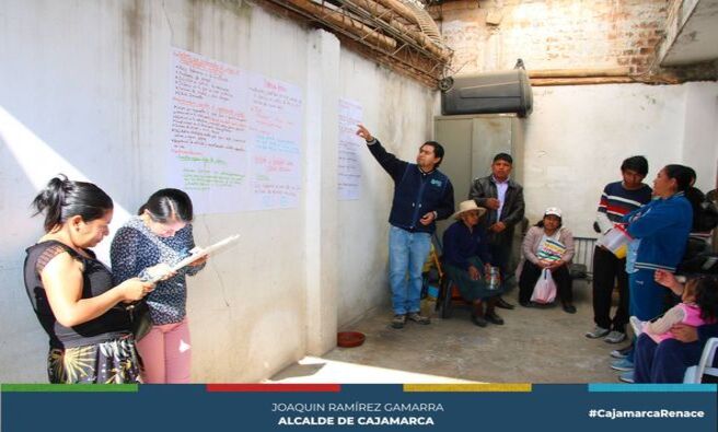 πHoy la Municipalidad Provincial de Cajamarca y SUNAFIL llegaron hasta la zona de Casurco, donde se dio la charla "PrevenciΓ³n de Violencia Familiar" a las madres de los diferentes programas de Vaso de Leche. Esta iniciativa es parte del compromiso continuo del Γ‘rea de Renace Mujer y Familia para apoyar y educar a las madres en temas cruciales para su bienestar y seguridad.
πͺ El compromiso de Renace Mujer y Familia es seguir llevando este tipo de charlas a los diferentes programas de Vaso de Leche en la zona urbana de Cajamarca. Nuestro objetivo es concientizar a las familias y orientarlas sobre dΓ³nde deben acudir frente a situaciones de violencia.