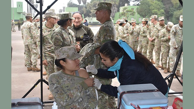 Chorrillos: miembros del Ejército peruano se protegen contra la influenza 