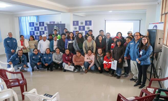 📌Con la finalidad de involucrar a los doce (12) distritos de la provincia de Cajamarca, la Municipalidad Provincial de Cajamarca a través de la oficina de Planeamiento y Presupuesto, viene desarrollando los talleres participativos el cual se desarrolló en el distrito de Namora.
🤝Con una concurrida asistencia de la población namorina y sus autoridades, se logró elaborar los primero planes con miras a la elaboración de proyectos viables que mejoren la calidad de vida de los ciudadanos del distrito en mención.