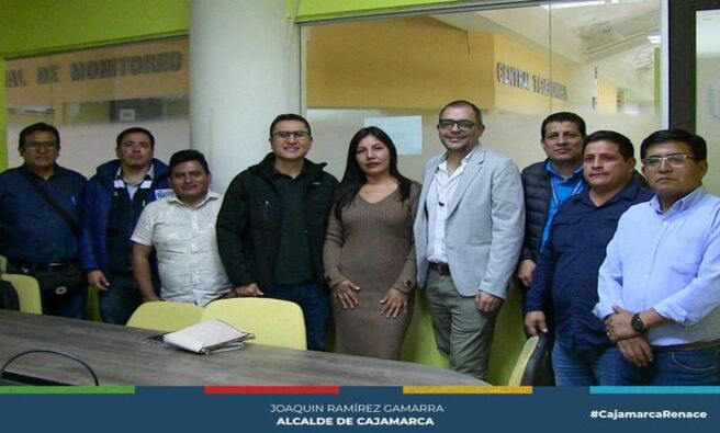 La Municipalidad Provincial de Cajamarca aprob贸 el expediente t茅cnico del proyecto "MEJORAMIENTO Y AMPLIACI脫N DE LOS SERVICIOS DE INFORMACI脫N DE LA MUNICIPALIDAD PROVINCIAL DE CAJAMARCA", elaborado por la empresa COVALCO. Este proyecto crucial busca mejorar la seguridad e integraci贸n en las comunicaciones de nuestra ciudad.
馃搯 Se hizo la entrega de terreno para la ejecuci贸n de la obra a la empresa contratista HYTERA, quien se encargar谩 de llevar a cabo el proyecto en un plazo de 90 d铆as calendarios, con un presupuesto de casi 10 millones de soles.
馃攳 La supervisi贸n de la obra estar谩 a cargo de la empresa CALMET SAC, que se ha comprometido a garantizar que la ejecuci贸n se realice conforme al expediente t茅cnico, asegurando que en 90 d铆as se entregue una obra adecuada para mejorar la seguridad y las comunicaciones en Cajamarca.