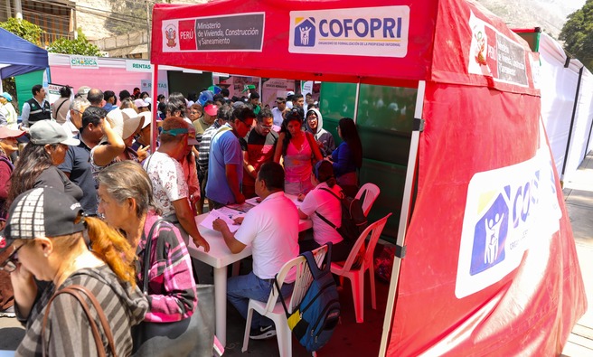 Más de 108,000 interacciones entre Cofopri y usuarios durante el primer semestre del año fueron para buscar el saneamiento físico-legal de sus viviendas.