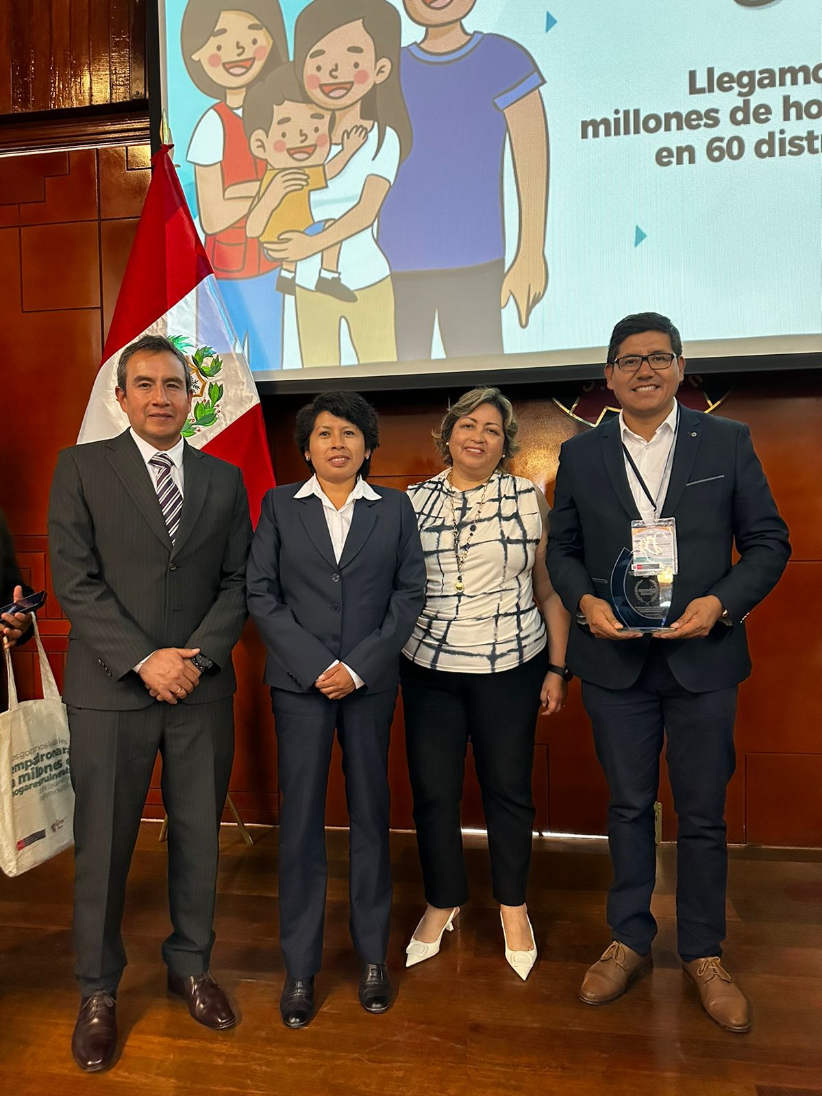 La Municipalidad Distrital de Paucarpata recibió un reconocimiento por parte del Ministerio de Desarrollo e Inclusión social (MIDIS) al haber sido la primera municipalidad en Arequipa que logró conseguir la mayor cantidad de hogares empadronados y al haber alcanzado el 100% en la meta de avance financiero de acuerdo a la meta propuesta en la campaña de empadronamiento masivo focalizado.