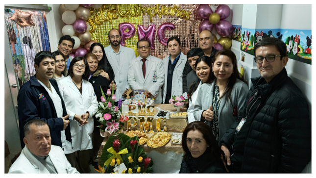 El director general, Dr. Carlos Urbano, en el saludo a la Unidad de Pacientes Médicamente Comprometidos (PMC).