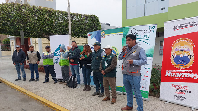 Primera jornada de recojo de envases vacíos de agroquímicos en el valle de Huarmey.