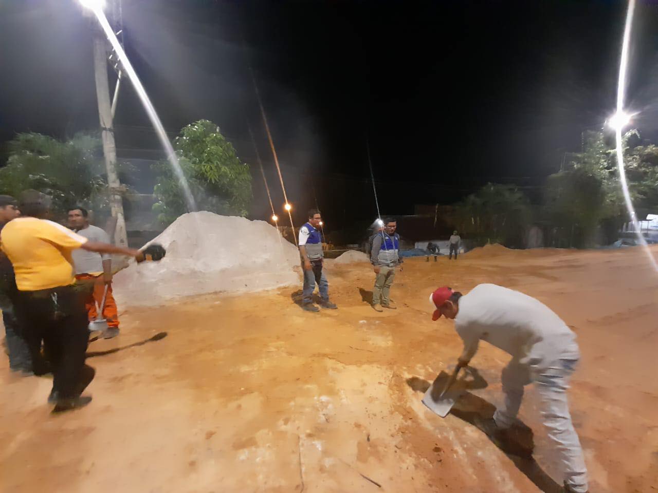Continuando con los trabajos de reparación de la Avenida Participación cuadra 10