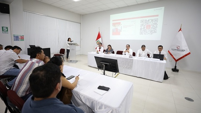 Continuando con las jornadas de Despacho Contralor en el interior del país, el titular de la Contraloría General de la República, Nelson Shack, llegó a la región San Martín para sostener una reunión técnica de trabajo con autoridades regionales, municipales, congresistas y representantes de entidades públicas de dicho departamento para presentar un diagnóstico de las obras publicas paralizadas en la región y les planteó trabajar de manera conjunta para impulsar la reactivación de 32 de estas obras para poder culminarlas y así ponerlas a disposición de la población.