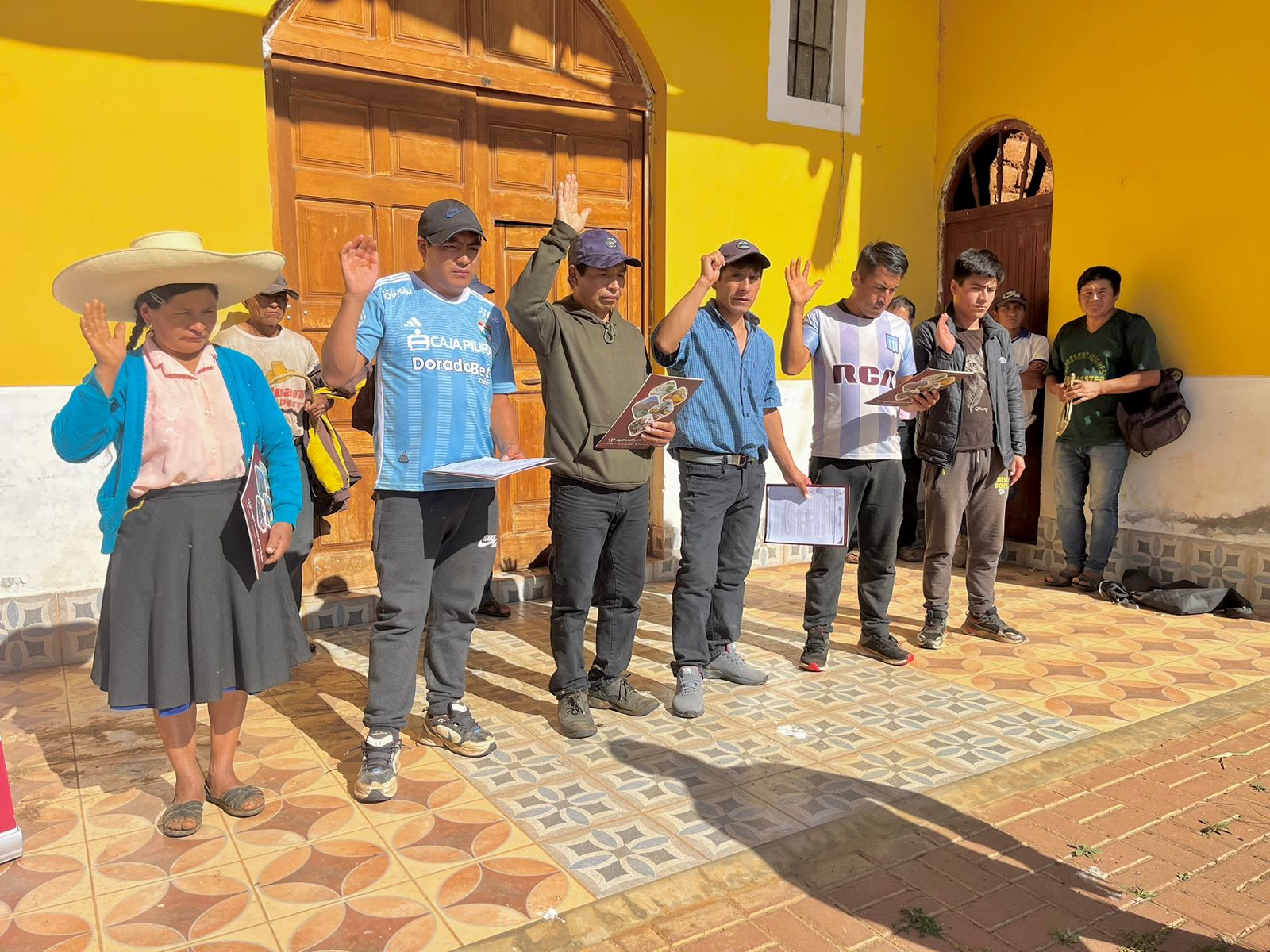 Juramentación a agente municipal de Chucruquio