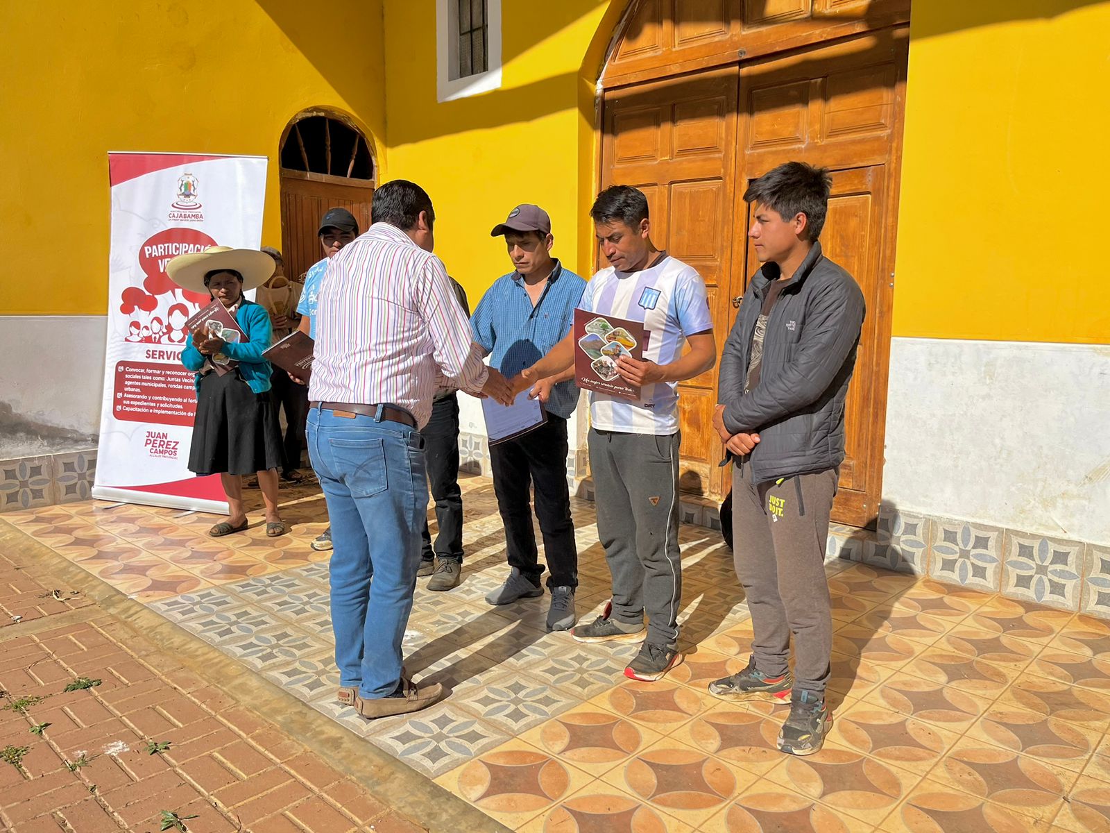Juramentación a agente municipal de Chucruquio