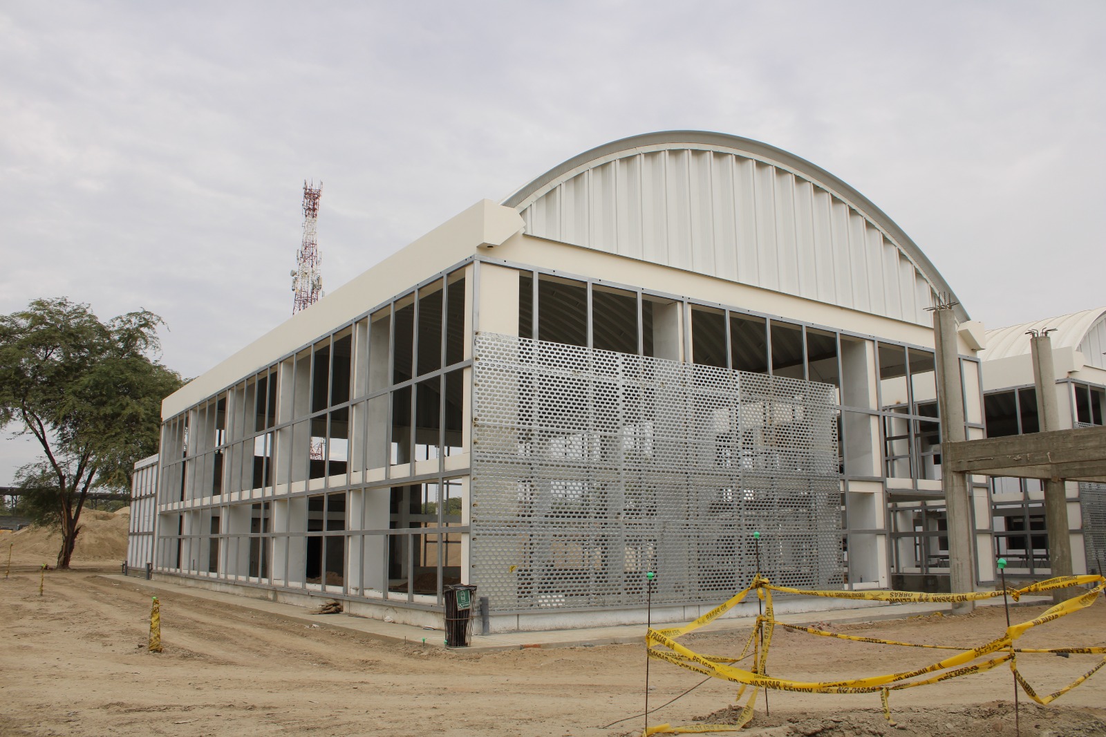 AVANCE EN LA CONSTRUCCIÒN DE IESTP ALMIRANTE MIGUEL GRAU