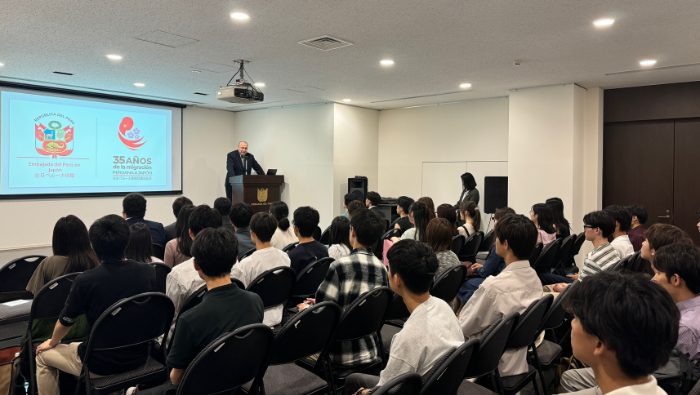 Embajada del Perú en Japón fortalece lazos de cooperación con la Universidad de Keio