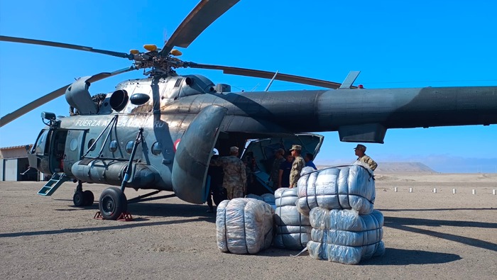 Fuerzas Armadas trasladan ayuda humanitaria para atender a afectados por sismo en Arequipa