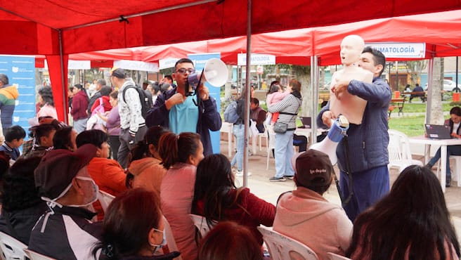 Hospital itinerante del HEVES brindó atención especializada a más de 3000 personas de Lima sur
