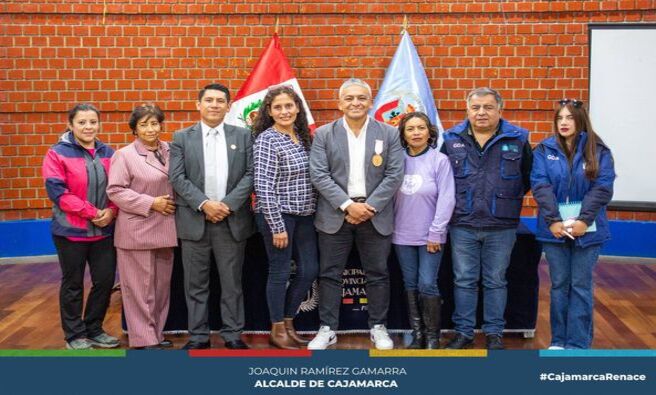 📌La Municipalidad Provincial de Cajamarca, liderada por el alcalde Joaquín Ramírez Gamarra, realizó una conferencia de prensa para anunciar la próxima campaña de esterilización canina que se llevará a cabo el 𝟖 𝐝𝐞 𝐣𝐮𝐥𝐢𝐨 en Cajamarca.
✅Esta iniciativa responde a la ley N° 30407, que busca garantizar el bienestar y protección de los animales vertebrados domésticos o silvestres mantenidos en cautiverio, y a la ley N° 31311, que prioriza la esterilización de perros y gatos como parte de la política nacional de salud pública.