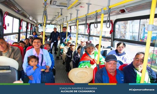 馃搶El Centro Integral de Atenci贸n al Adulto Mayor (CIAM) organiz贸 un viaje de esparcimiento al Valle de Condebamba para 50 adultos mayores en colaboraci贸n con la Federaci贸n Universitaria de Cajamarca (FUC) y la Universidad Nacional de Cajamarca (UNC), quienes proporcionaron el bus para esta actividad.
鉁匛ste evento se realiz贸 a solicitud del alcalde Joaquin Ram铆rez, con el objetivo de brindar una experiencia inolvidable nuestros adultos mayores.