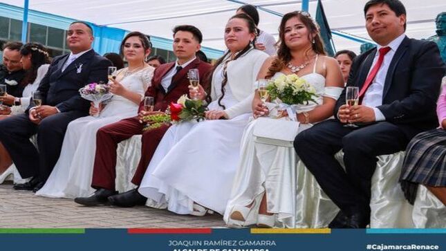 📌La Municipalidad Provincial de Cajamarca, realizó el primer matrimonio civil comunitario del 2024. Este evento tuvo lugar en el complejo Qhapaq Ñan, donde más de 60 parejas se juraron amor eterno y se dieron el sí. 
✅Agradecemos la participación y compromiso de nuestros regidores Jorge Rojas, Segundo Castañeda y Eugenio Cruzado, por estar presentes en esta importante momento para todas las parejas.  
¡Felicidades!