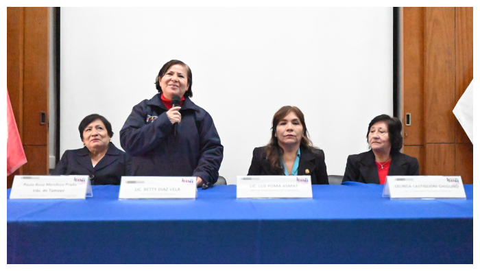 Las Técnicas en Enfermería, Celinda Emperatriz Castiglioni Ghiglino y Paula Rosa Mendoza Prada viuda de Tamayo, quienes laboraron 44 y 36 años, respectivamente, recibieron un emotivo homenaje de despedida. 