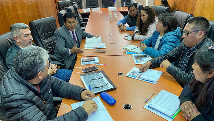 Coordinamos acciones para la ejecución de la Escuela Bicentenario 73002 Glorioso 821 en Macusani