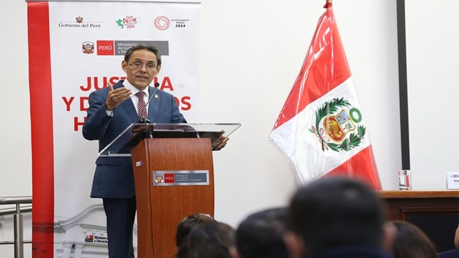 Los jueces preferirán la norma que favorezca a la persona y sus DD.HH. afirma el magistrado del TC  Helder Domínguez