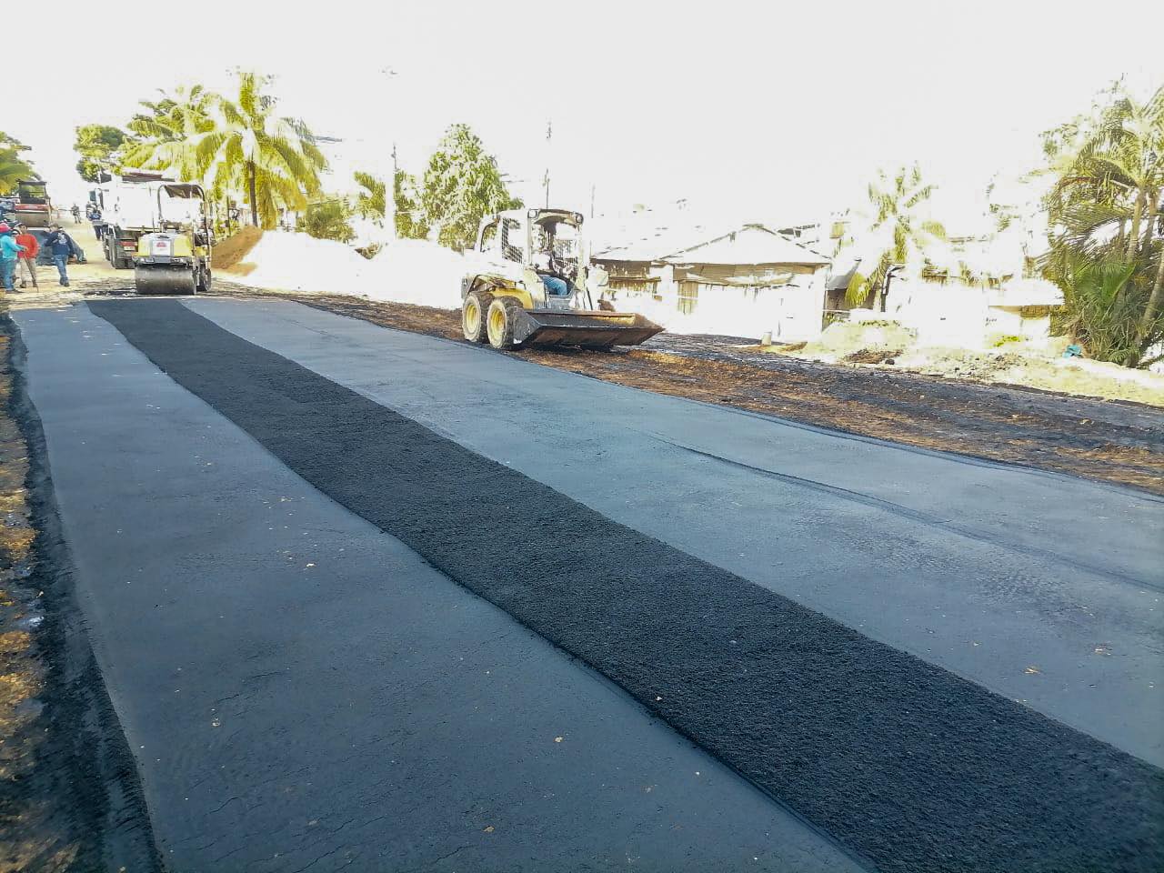 Iniciaron con el asfaltado de la Avenida Participación cuadra 10.