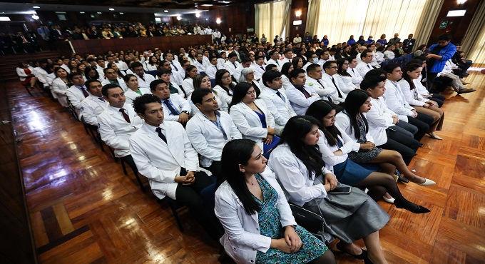 EsSalud: Hospital Rebagliati formó a 123 nuevos médicos especialistas listos a atender a pacientes en todo el país