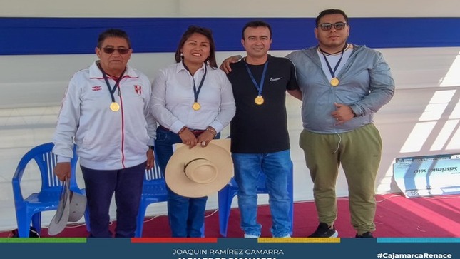 📌Con la participación de los regidores Segundo Castañeda, Jorge Rojas y la gerente de transportes Edith Chuco, se dio por clausurada la Copa Renace 2024 Interempresas de Transporte Público. 
✅Esta actividad tuvo como objetivo fomentar el deporte y el compañerismo entre las asociaciones de transporte público, destacando la importancia de la integración y el trabajo en equipo en el sector.
🤝Agradecemos la participación de todas las empresas de transporte por haber participado activamente. 
1er. Puesto: E.T. Luis Rebaza Neyra
2do. Puesto:  E. T. Emtrasermu
3er. Puesto: Taxi Regional
4to. E. T. Ventanillas Tours