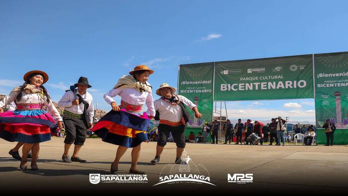 Sapallanga presente en el Lanzamiento del Parque del Bicentenario.
