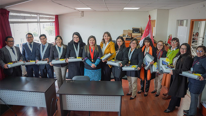 Presidenta de la Corte de Cusco entregó equipos tecnológicos para optimizar la labor en la lucha contra la violencia