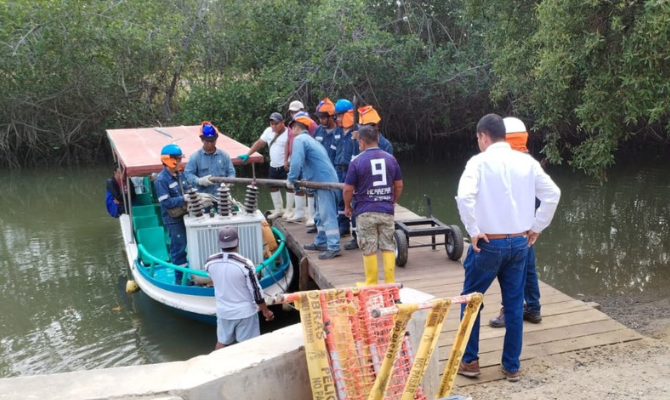 Energía llegó a criadero ecológico en lancha