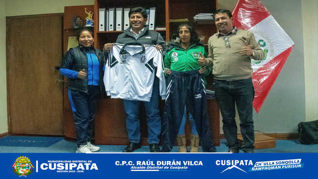 Entrega de buzos a universitario junior de cusipata y club deportivo juventud de tintinco