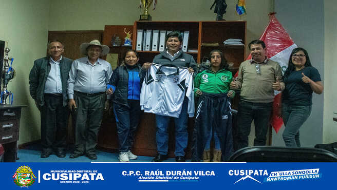 Entrega de buzos a universitario junior de cusipata y club deportivo juventud de tintinco
