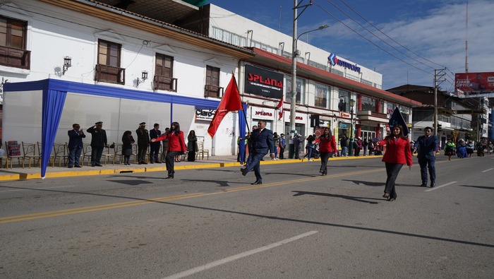 Electrocentro participa en izamiento y desfile dominical por 40 aniversario de vida institucional