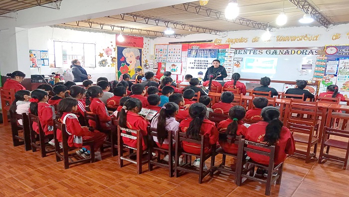 charla a estudiantes de la I.E Nยฐ 20901 "Josรฉ Faustino Sรกnchez Carriรณn"