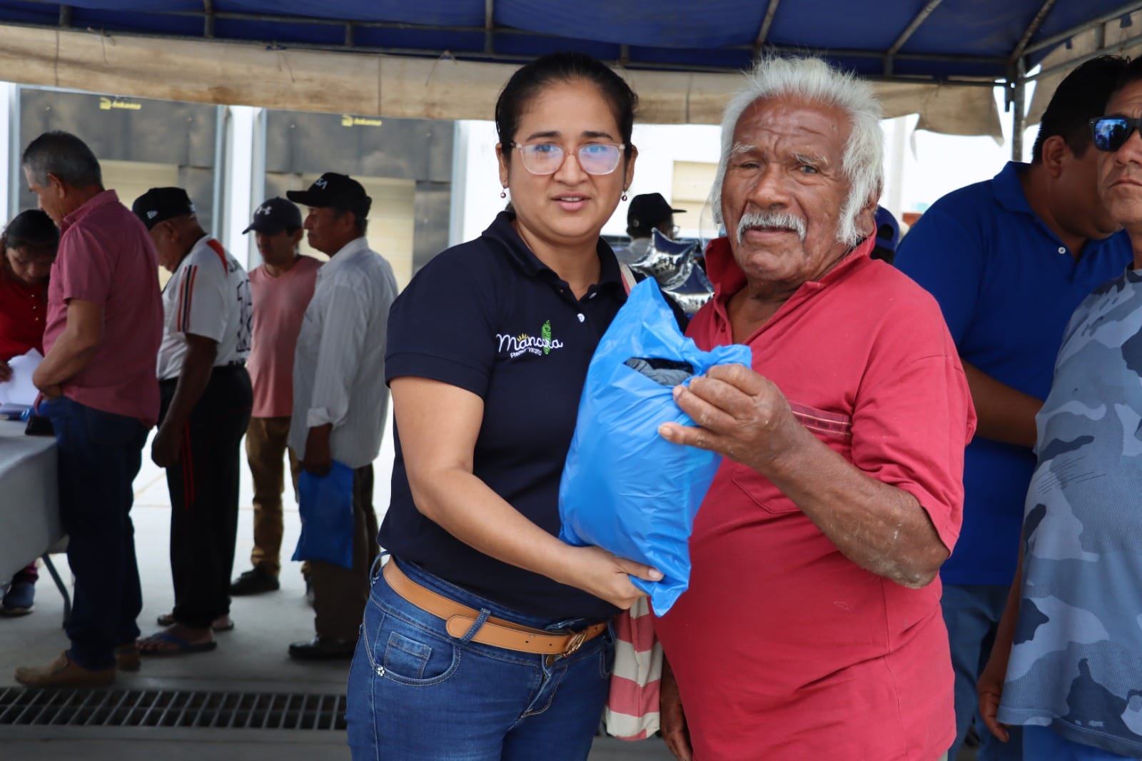 Alcalde y Regidores entregan presentes a nuestros hermanos Pescadores en su día