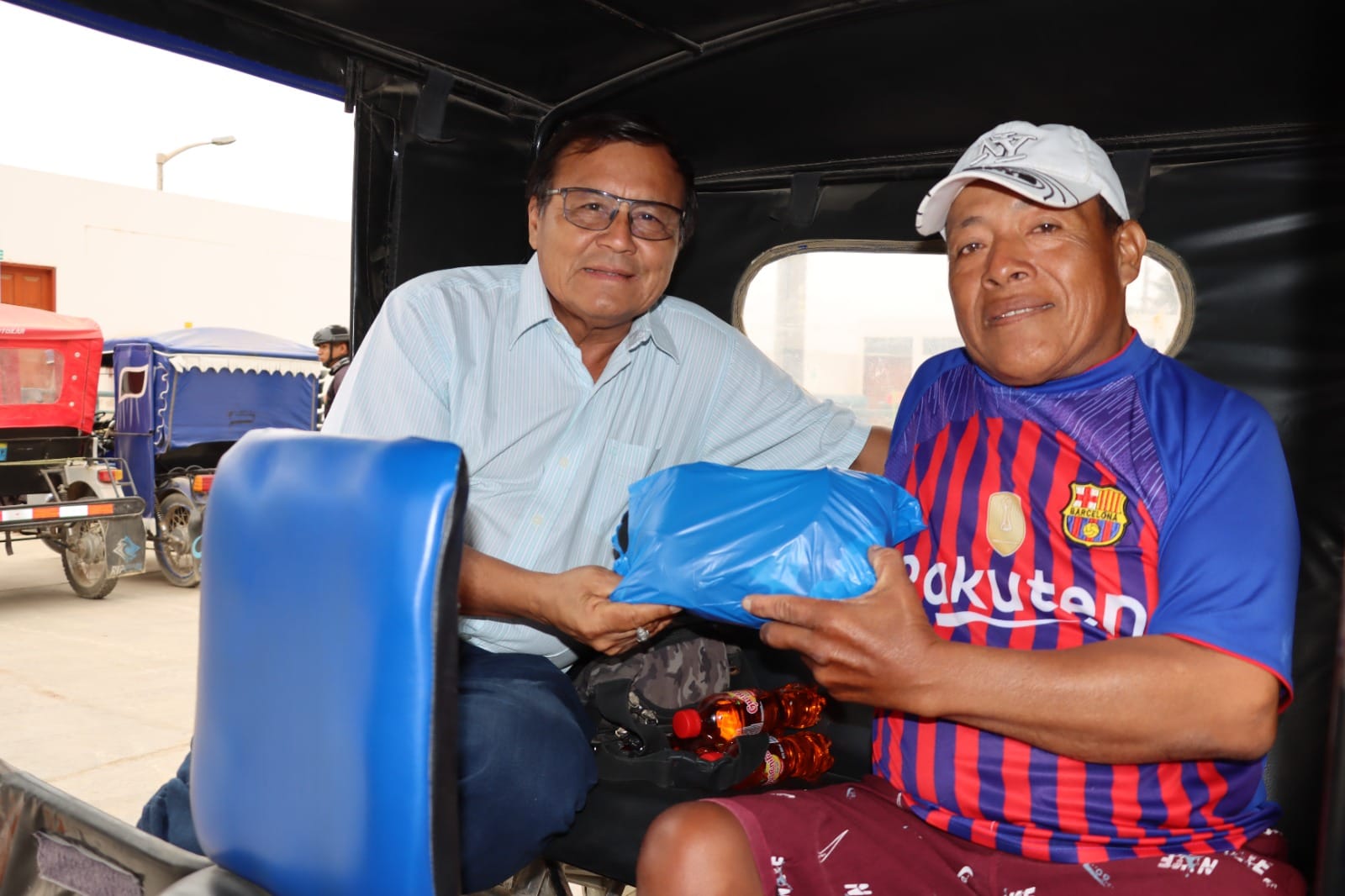 Alcalde y Regidores entregan presentes a nuestros hermanos Pescadores en su día