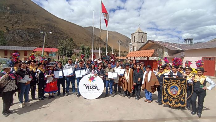 El Indecopi entregó cinco registros que identificarán productos que elaboran los comuneros, con el nombre Pueblo tradicional de Vilcas Yauyos- Lima.