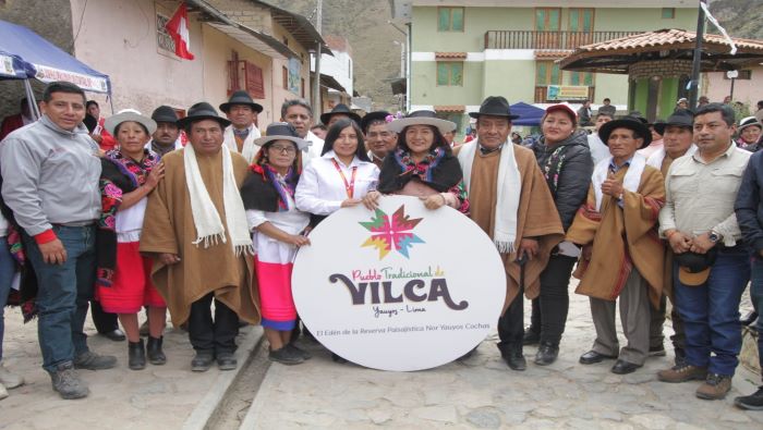 El Indecopi entregó cinco registros que identificarán productos que elaboran los comuneros, con el nombre Pueblo tradicional de Vilca Yauyos- Lima.