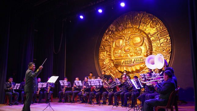 Presidenta de la Corte de Cusco participó en concierto de gala de la PNP Cusco en homenaje a la ciudad imperial