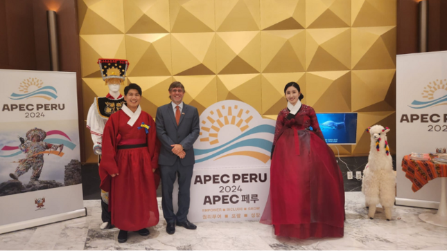 Más de 1000 personas visitan exhibición sobre APEC Perú 2024 en Incheon