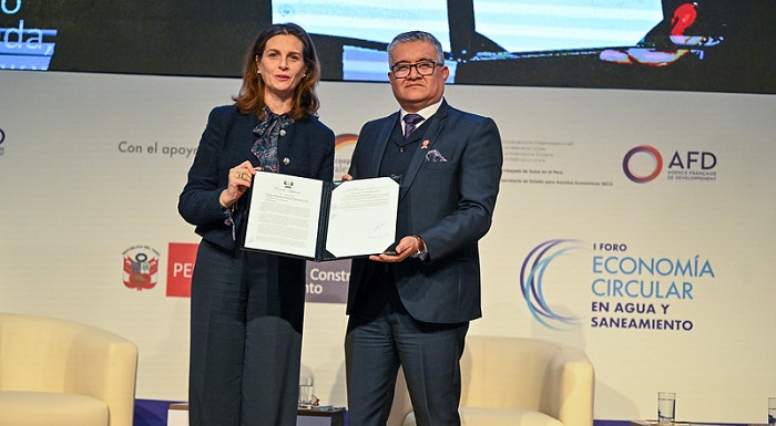 ¡Por un uso responsable del agua! Ministra de Vivienda firma Hoja de Ruta hacia una Economía Circular en agua y saneamiento al 2030