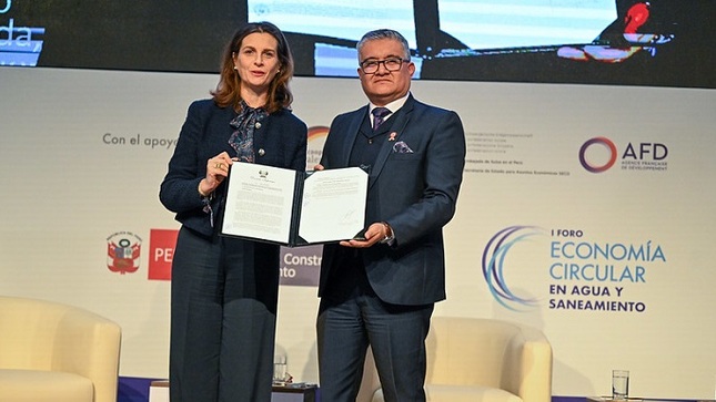 ¡Por un uso responsable del agua! Ministra de Vivienda firma Hoja de Ruta hacia una Economía Circular en agua y saneamiento al 2030