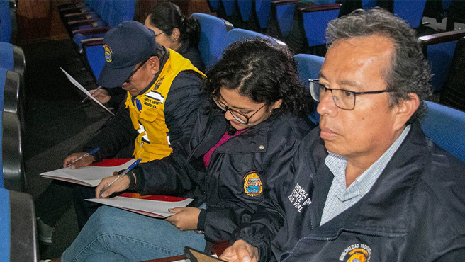 Taller de fortalecimiento de la autoestima dirigido a los servidores públicos de la comuna provincial.