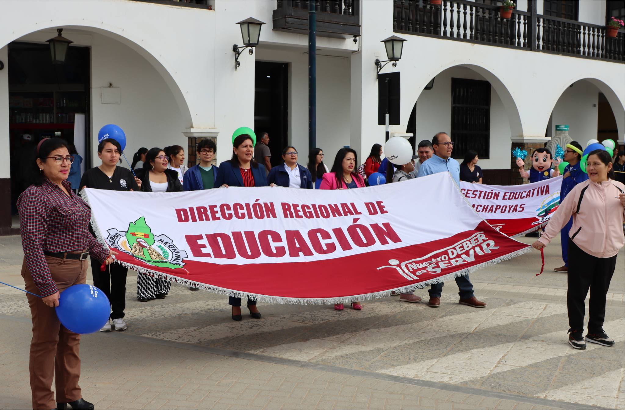 Dirección Regional de Educación Amazonas Organiza Pasacalle y Feria de Servicios "Yo Elijo un Camino Brillante"
