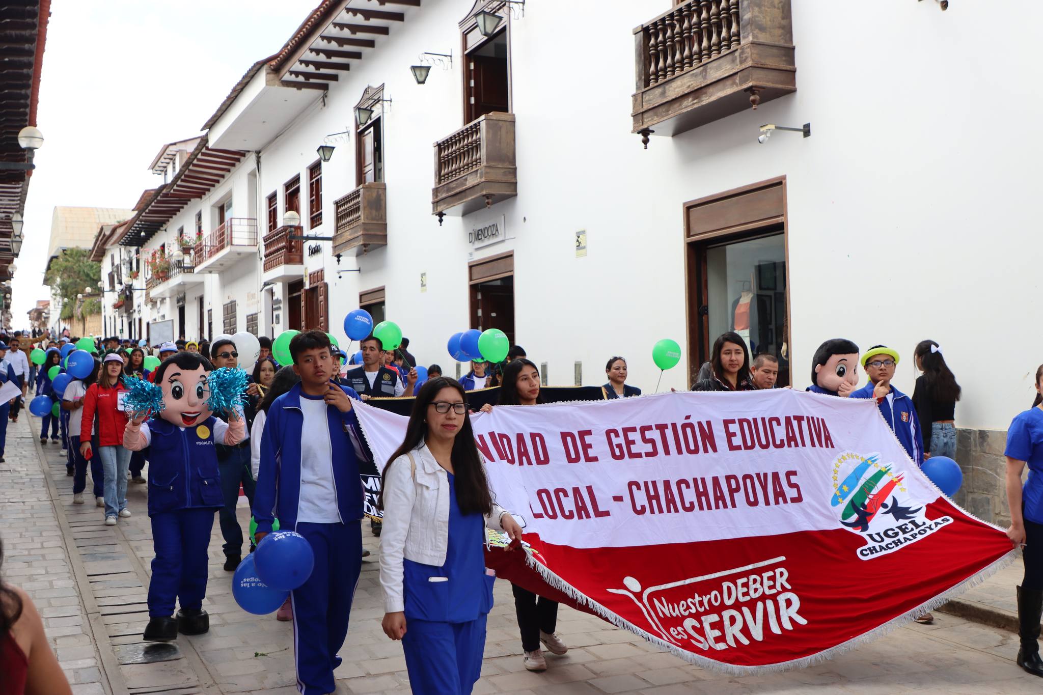 Dirección Regional de Educación Amazonas Organiza Pasacalle y Feria de Servicios "Yo Elijo un Camino Brillante"