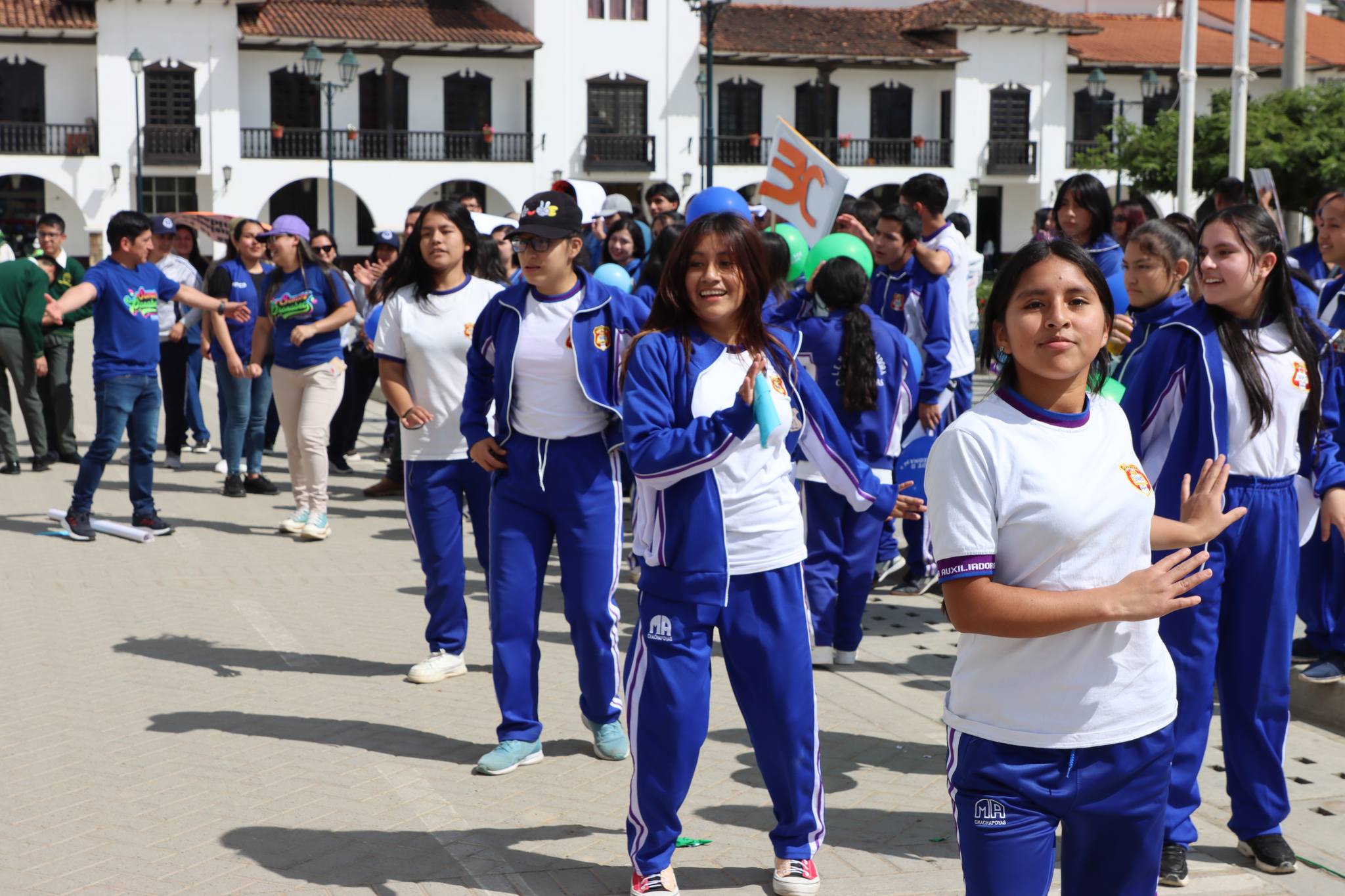 Dirección Regional de Educación Amazonas Organiza Pasacalle y Feria de Servicios "Yo Elijo un Camino Brillante"