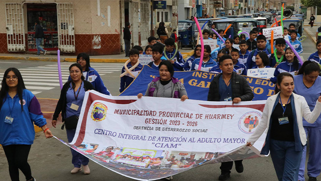 Pasacalle de sensibilización contra la violencia de genero a la mujer e integrantes del grupo familiar en la provincia de Huarmey.