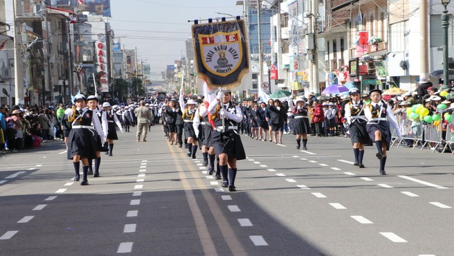 Desfile Escolar Y Desfile Cívico Militar