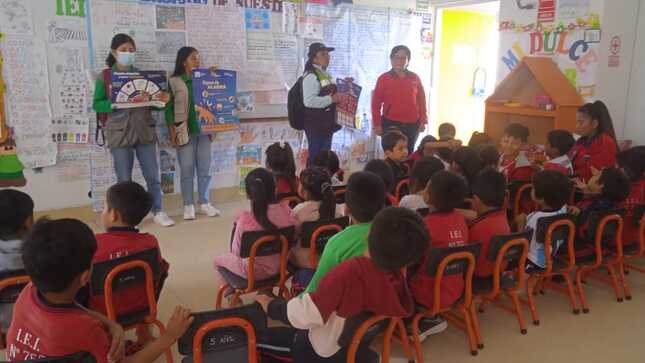 Escolares de zonas más afectadas por el dengue en La Unión aprenden a prevenir la enfermedad